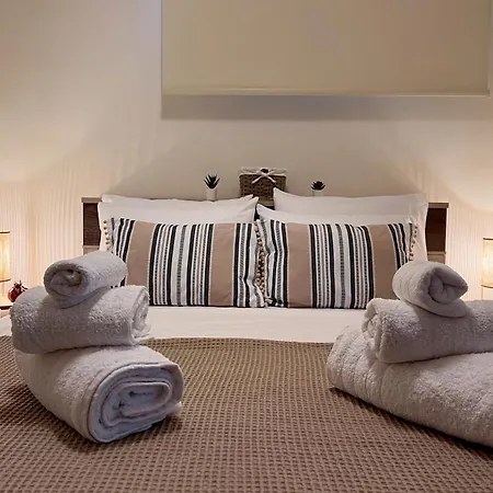 Private Garden House In Panorama- Lux سالونيك