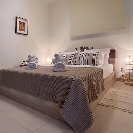 Private Garden House In Panorama- Lux شقة