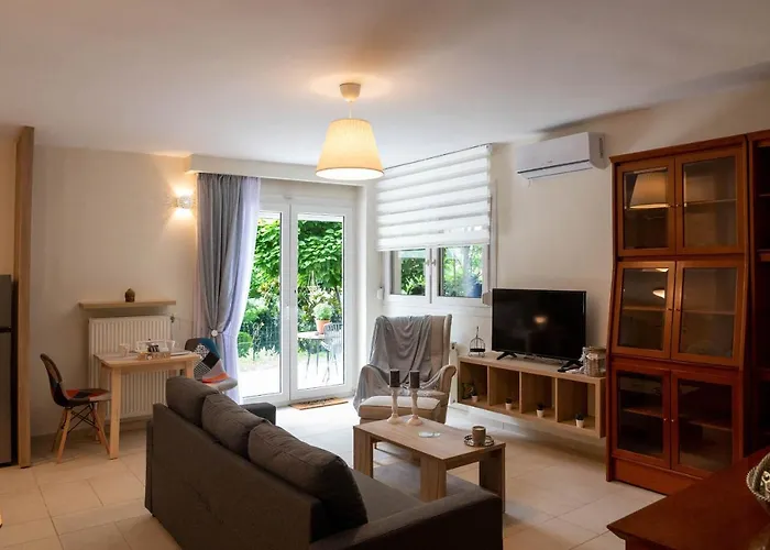 Private Garden House In Panorama- Lux Апартаменты *