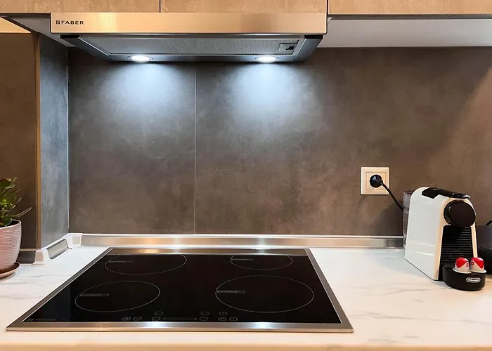 Апартаменты Private Garden House In Panorama- Lux *