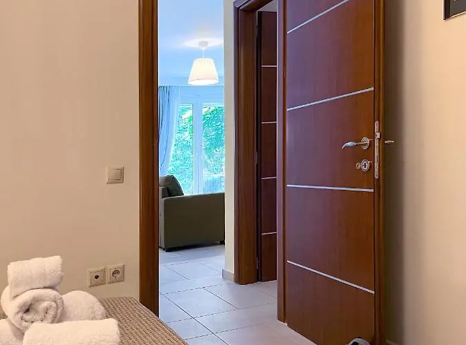 Private Garden House In Panorama- Lux * Soluň